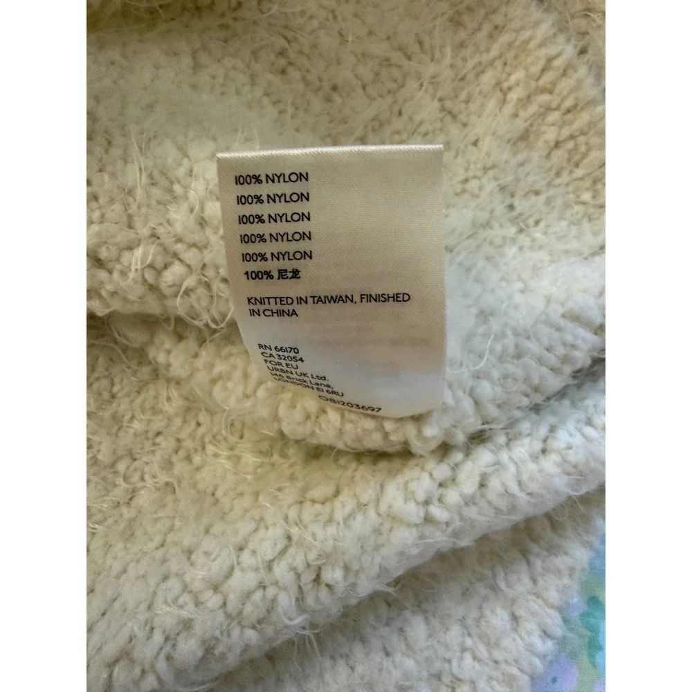 Free People | Icing‎ Fuzzy Knit Pullover Sweater Large Ivory V-Neck Oversized